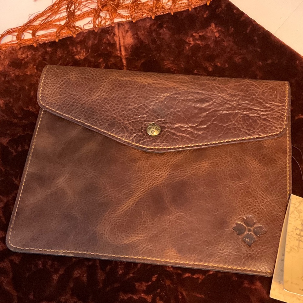 Patricia Nash clutch 8x10